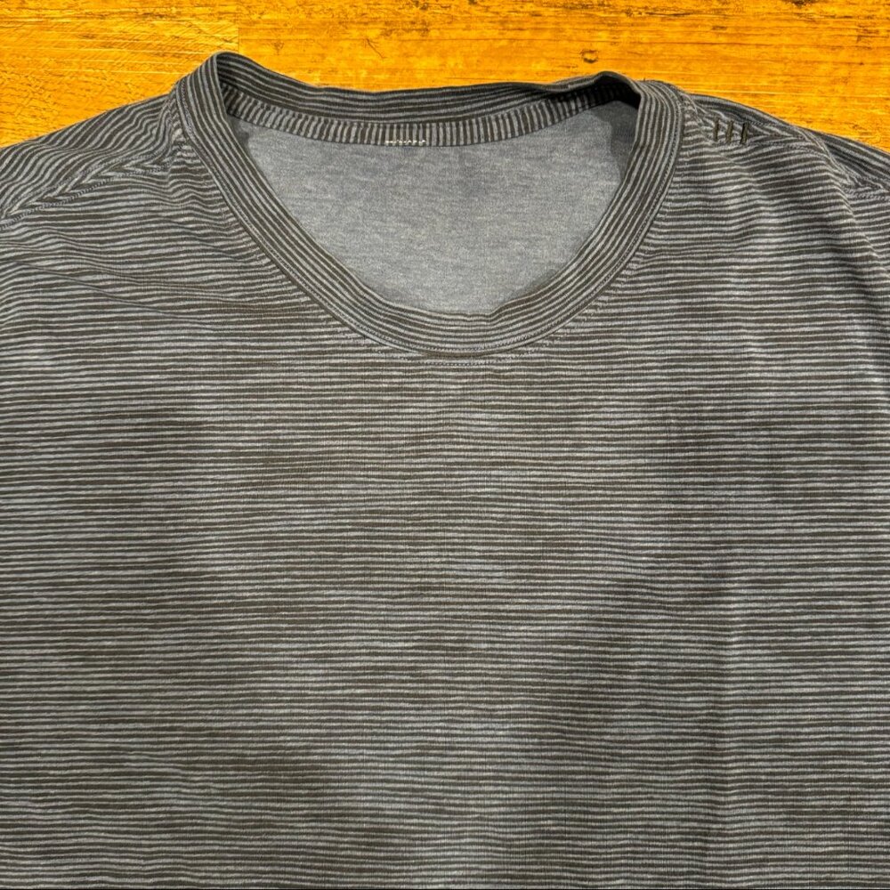 Lululemon Blue Striped Casual Workout Performance Short Sleeve T Shirt Men's XL